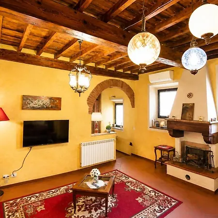 Real Rustic Tuscany Style In Center Apartment *