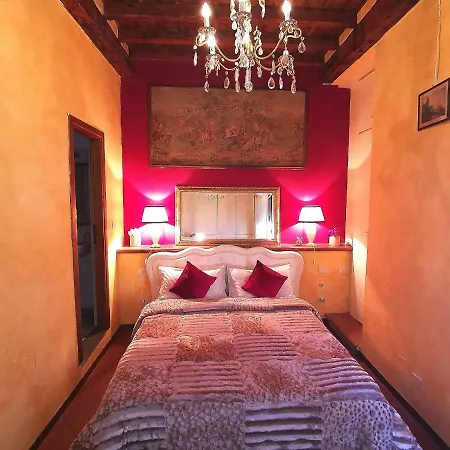 Real Rustic Tuscany Style In Center Apartment